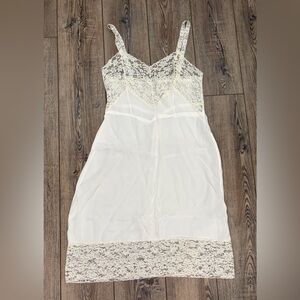 Vintage White Lace Slip Dress / Nightgown – No Size Tag